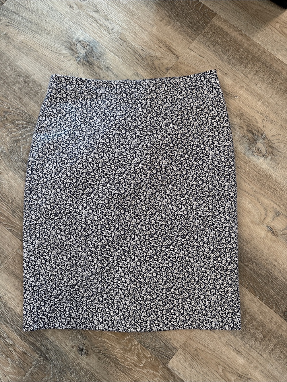J Crew blue and White Floral Pencil Skirt sz 6